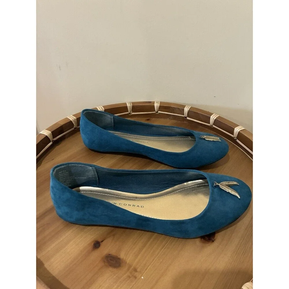 LC Lauren Conrad Ballet Flats size 8M Emerald Green Suede with Leaf Tassels